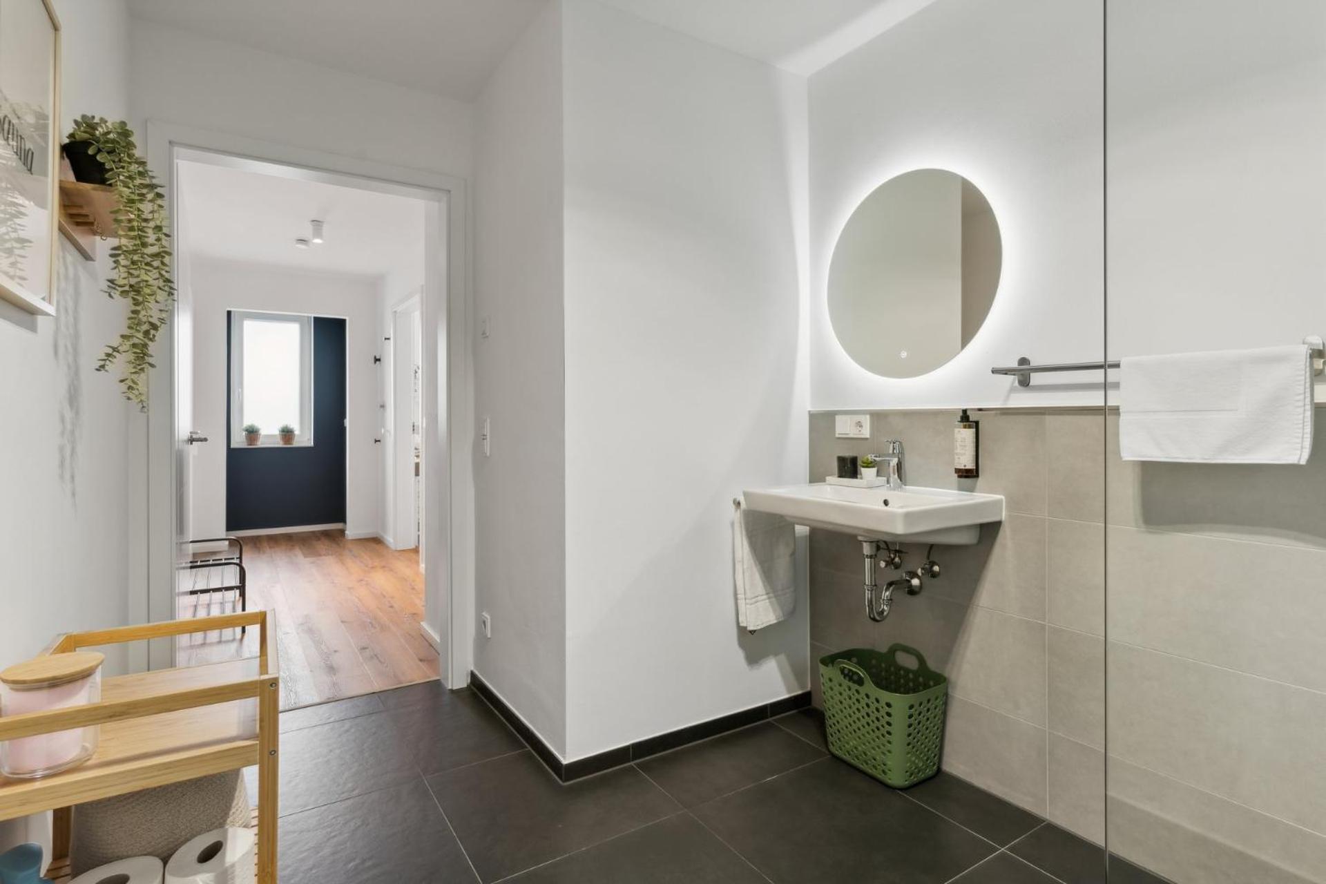 Zwei Apartments Fuer Bis Zu 8 Personen Zentral, Modern, Mit Terrasse & Balkon Bielefeld Exterior foto