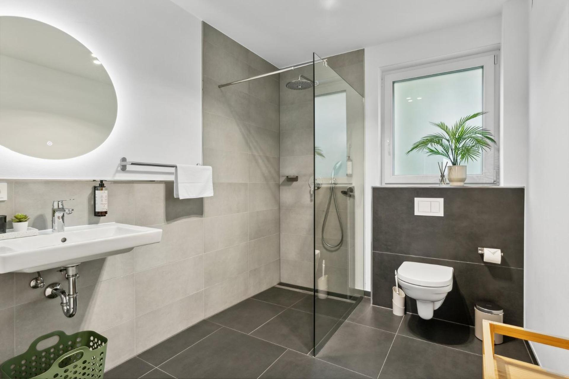 Zwei Apartments Fuer Bis Zu 8 Personen Zentral, Modern, Mit Terrasse & Balkon Bielefeld Exterior foto